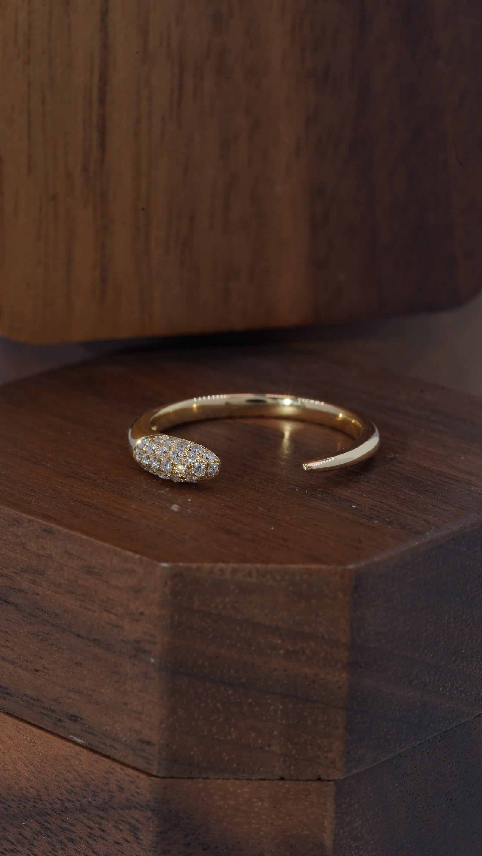 Single Pavé Open Band