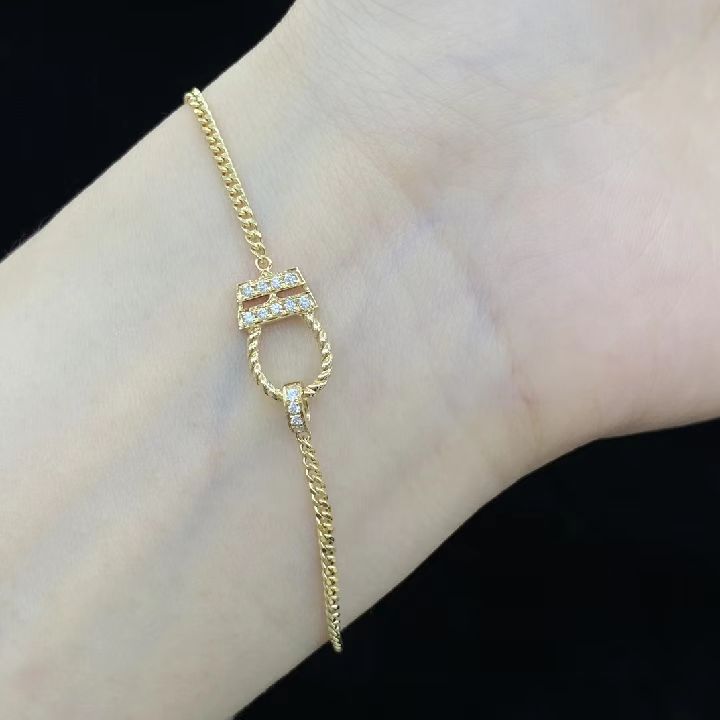 Twisted Buckle Chain Bracelet