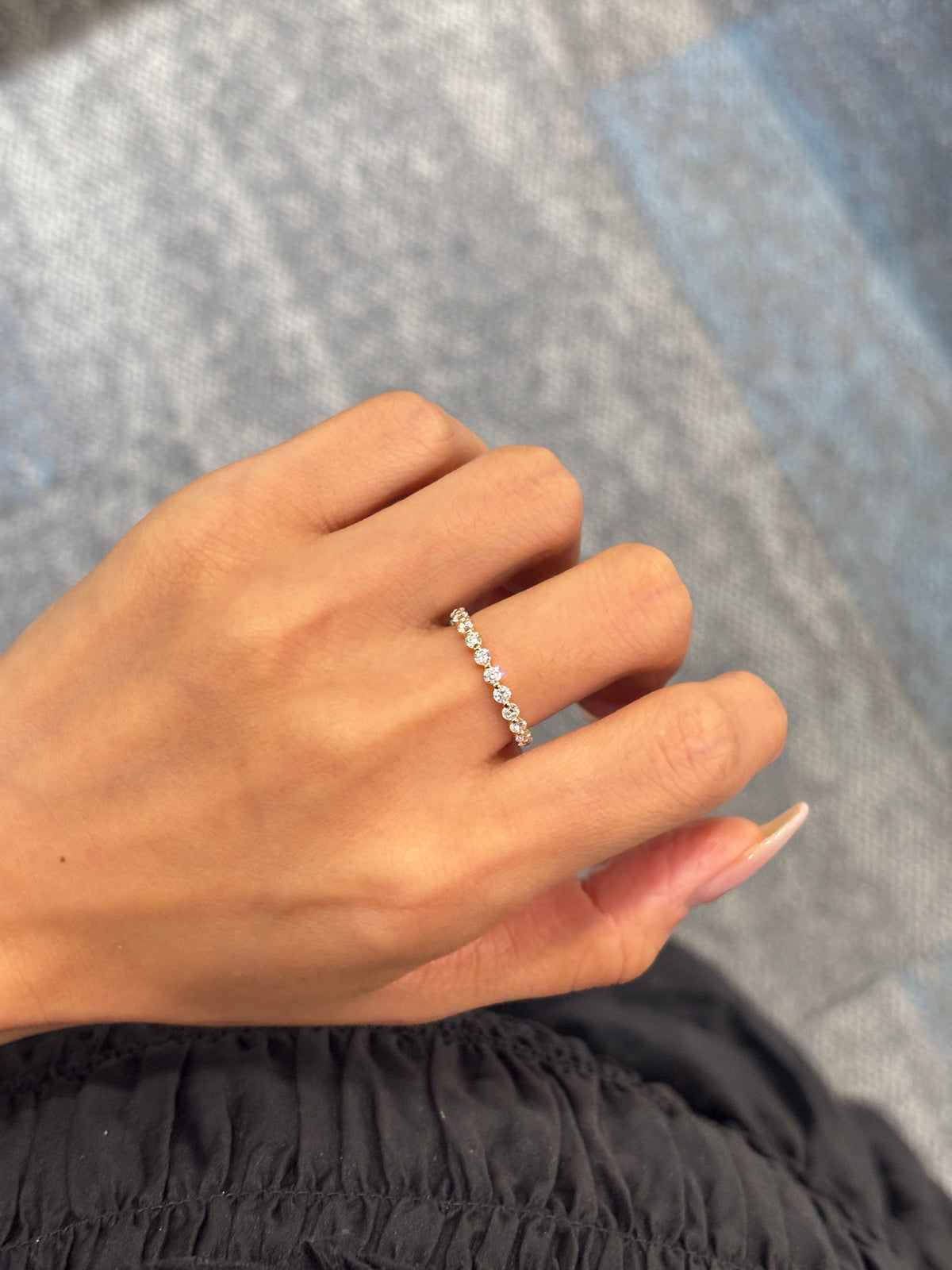 Petite Round Scalloped Band