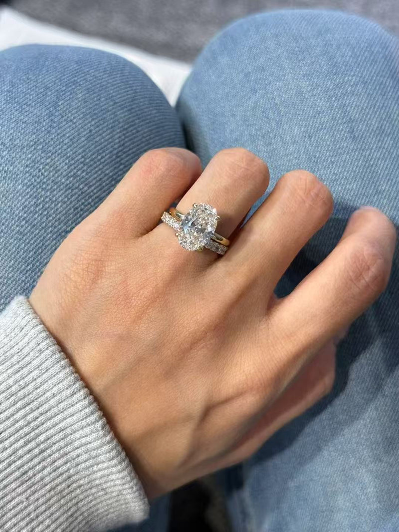 Oval Pavé Stacking Ring