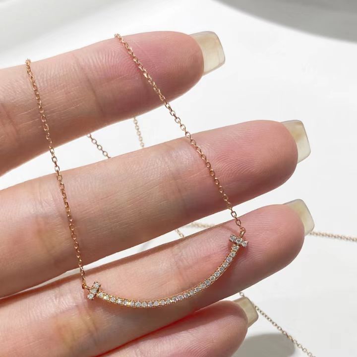 Curved Pavé Bar Necklace