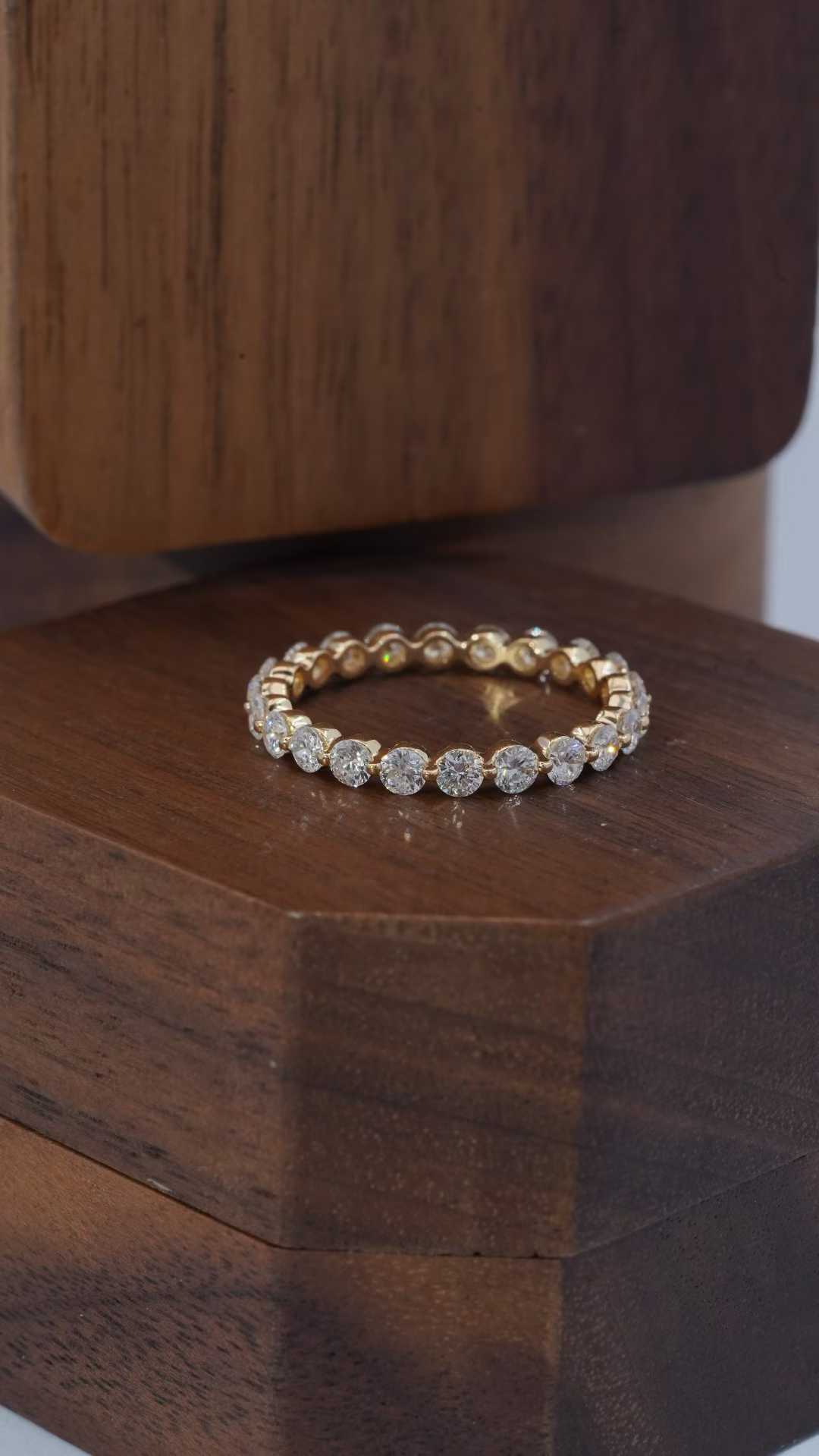 Round Shared-Prong Eternity Band