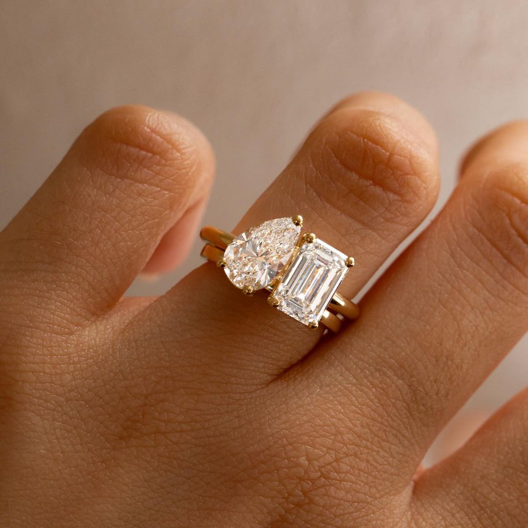 Pear Toi et Moi Ring