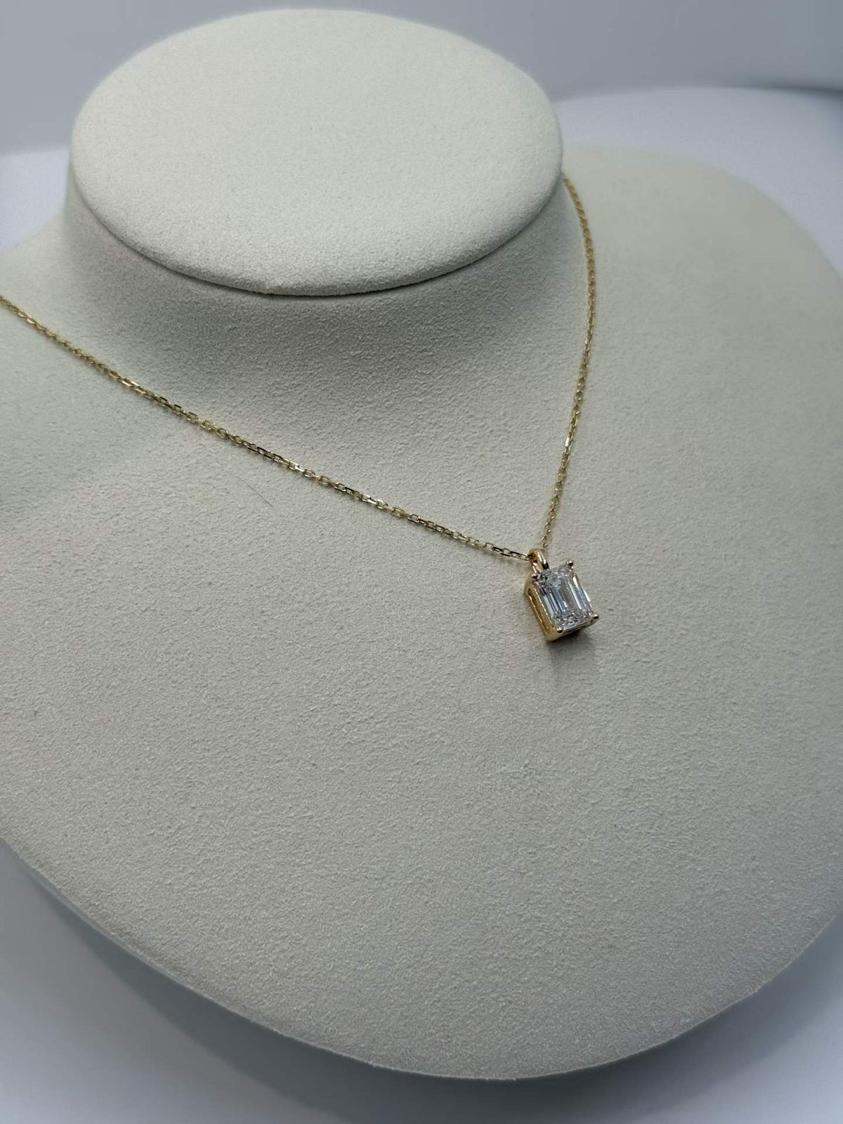 Emerald Solitaire Necklace