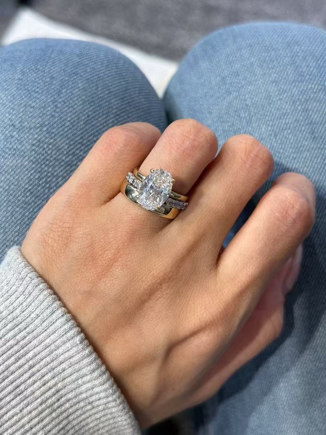 Oval Pavé Stacking Ring