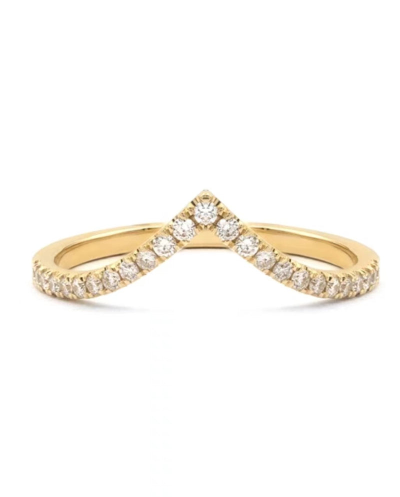 Curved Chevron Pavé Band