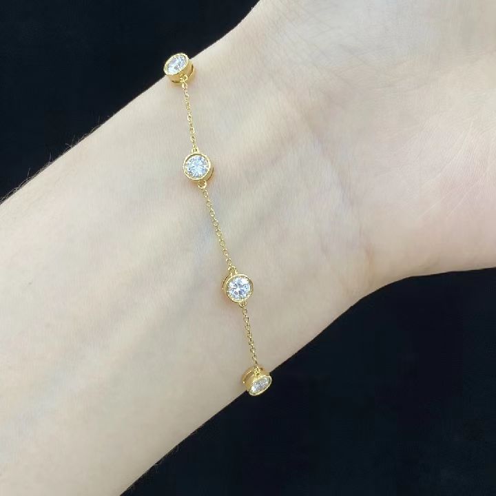 Round Bezel Station Bracelet