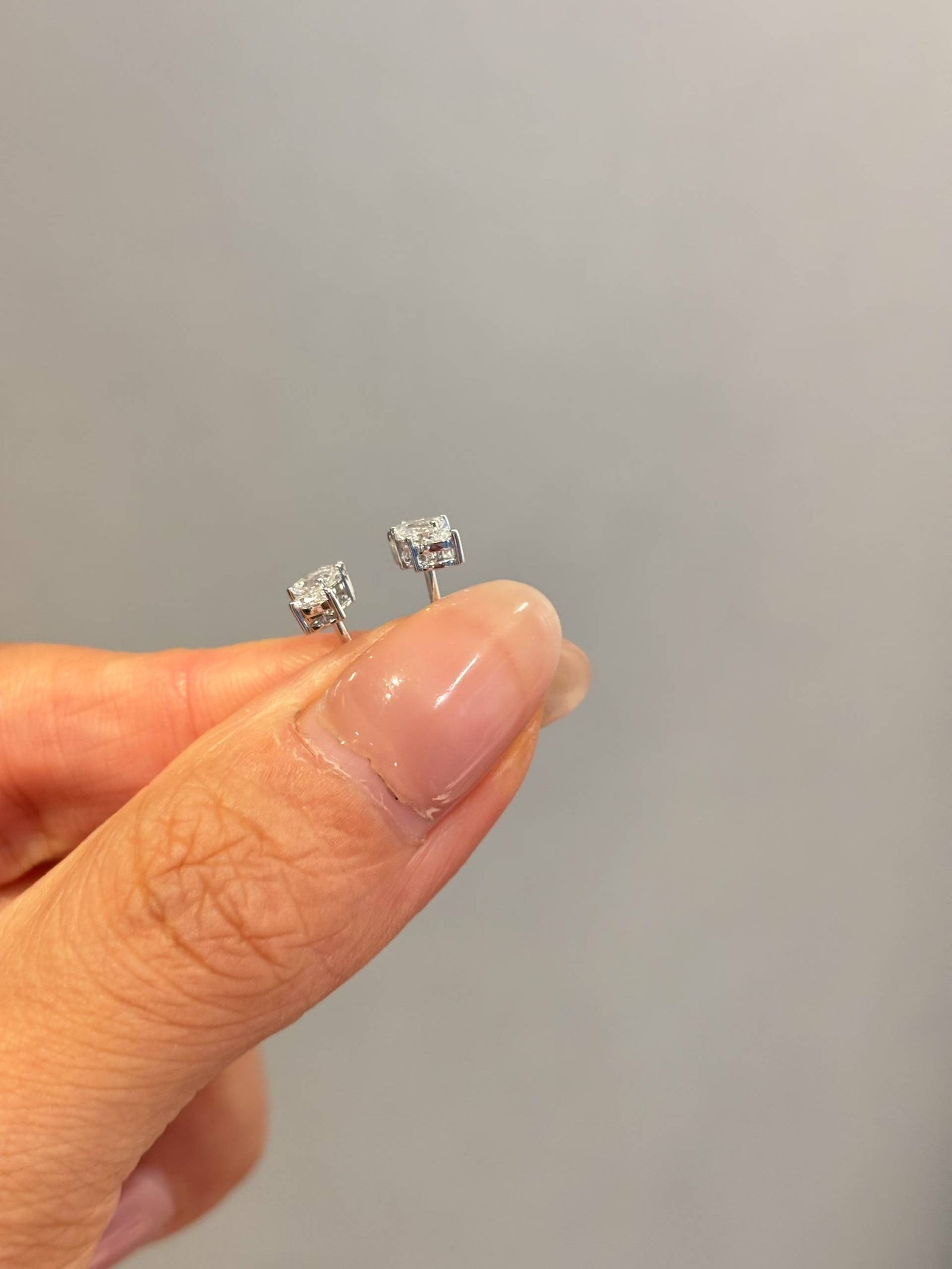 Four-Prong Round Stud Earrings